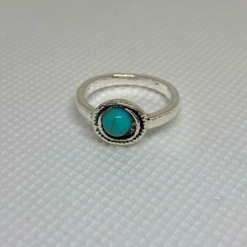 Round Turquoise Silver Ring